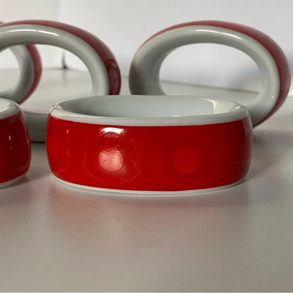 Porcelain Napkin Rings Wunsiedel Bavaria Germany Red Flowers Daisy EUC Vintage